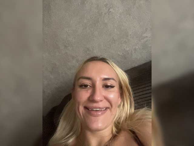 shymiaa1 live cam on BongaCams
