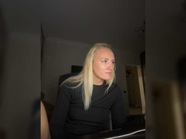 shymiaa1 live cam on BongaCams