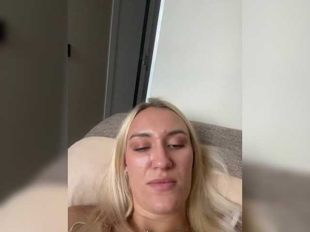 shymiaa1 live cam on BongaCams