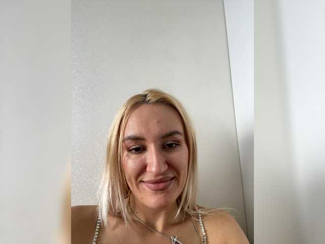shymiaa1 live sex