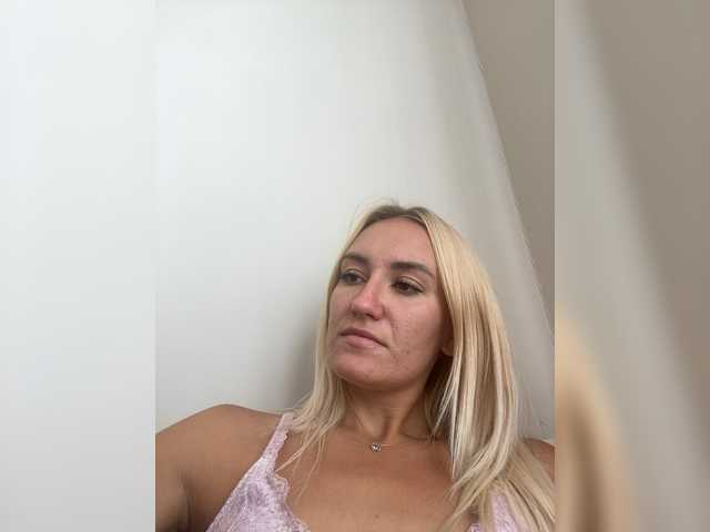 shymiaa1 live cam on BongaCams