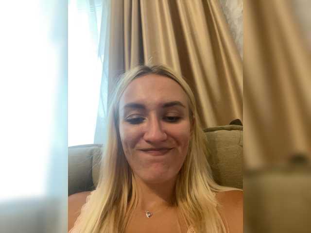 shymiaa1 live cam on BongaCams