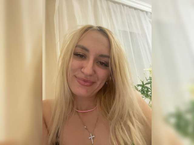 shymiaa1 live cam on BongaCams