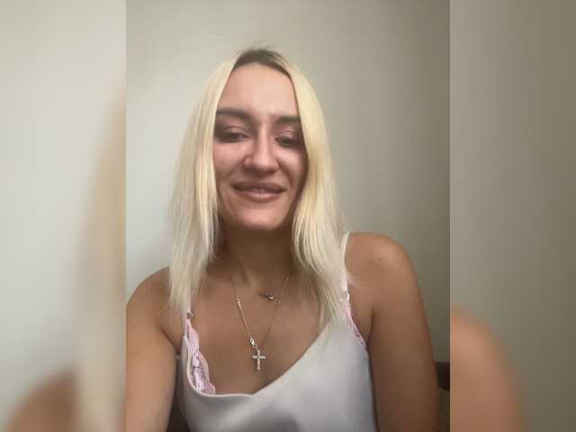 shymiaa1 live cam on BongaCams
