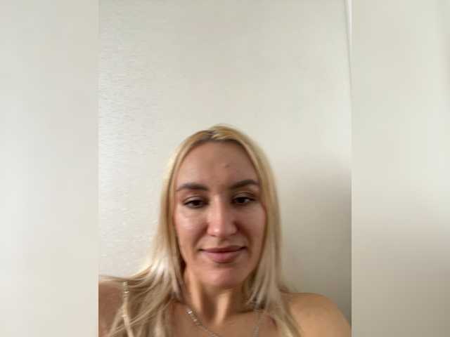 shymiaa1 live cam on BongaCams