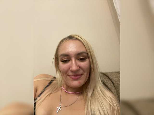 shymiaa1 live cam on BongaCams