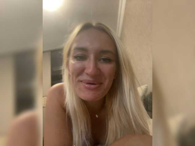 shymiaa1 live cam on BongaCams