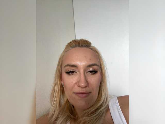 shymiaa1 live cam on BongaCams