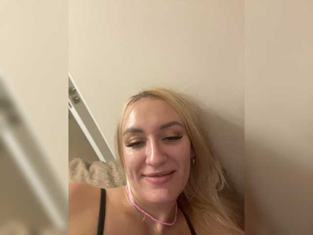 shymiaa1 live cam on BongaCams