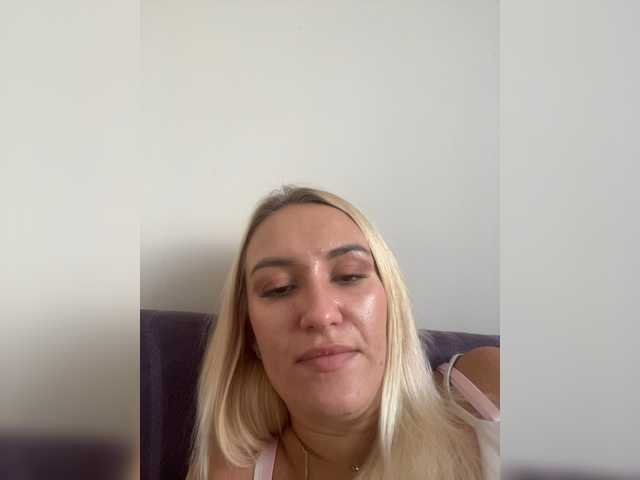 shymiaa1 live cam on BongaCams