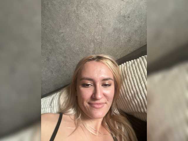 shymiaa1 live cam on BongaCams