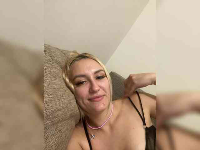 shymiaa1 Live Webcam on BongaCams