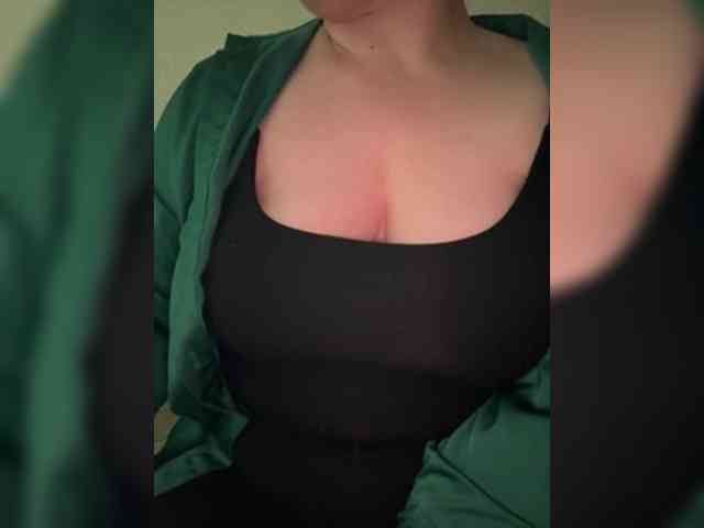 KristinWest webcam