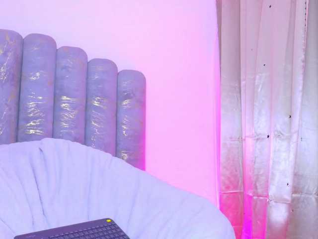 AlynAllen live cam on BongaCams