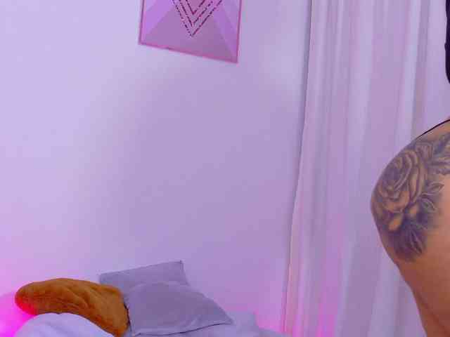 AlynAllen webcam