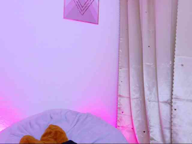 AlynAllen Live Webcam on BongaCams