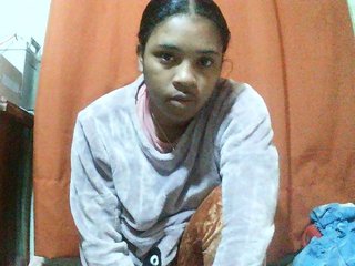 TriciaBella's Live Webcam