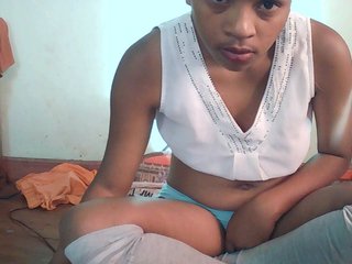 TriciaBella's Live Webcam