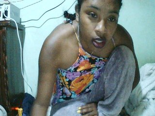 TriciaBella's Live Webcam