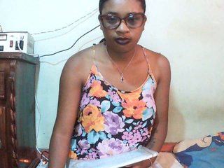 TriciaBella Porn Show