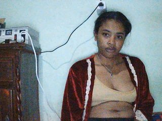 TriciaBella's Live Webcam