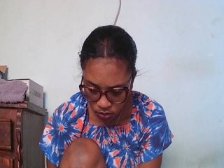 TriciaBella's Live Webcam