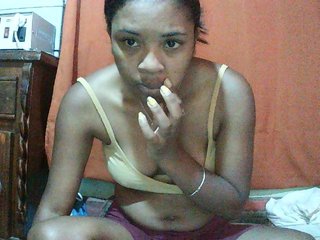 TriciaBella's Live Webcam