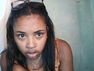 TriciaBella's Live Webcam
