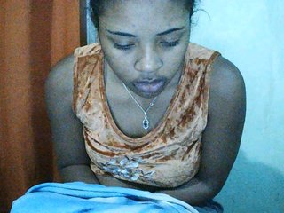 TriciaBella's Live Webcam