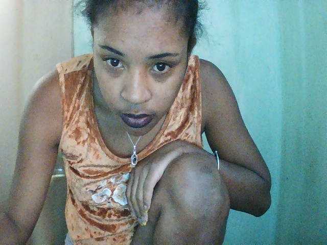 TriciaBella live cam on BongaCams
