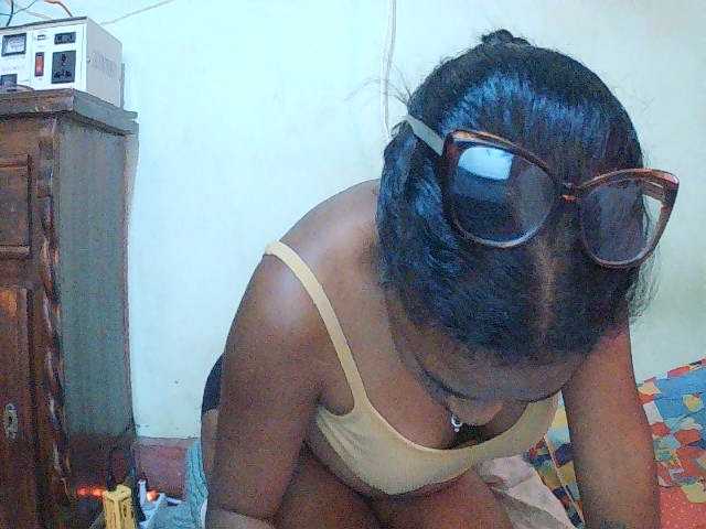 TriciaBella live cam on BongaCams