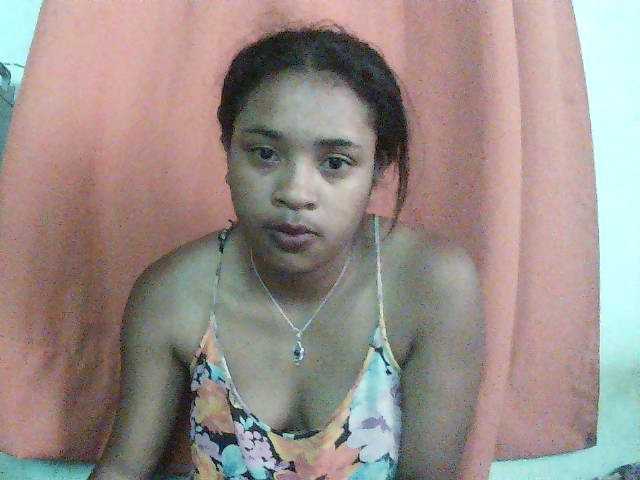 TriciaBella live cam on BongaCams
