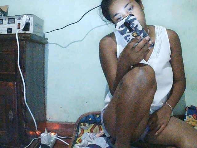 TriciaBella live cam on BongaCams