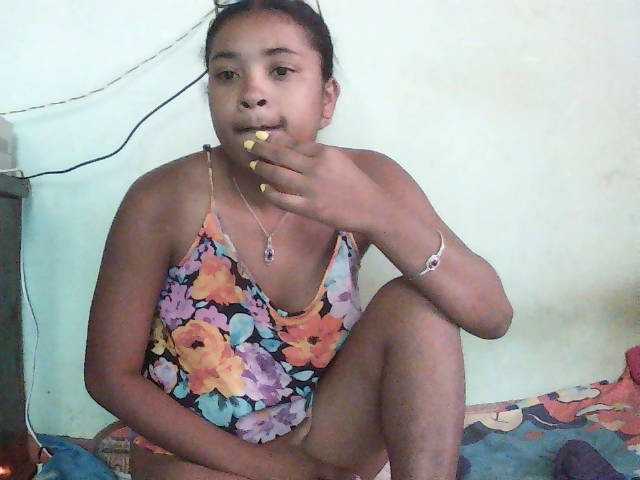 TriciaBella live cam on BongaCams