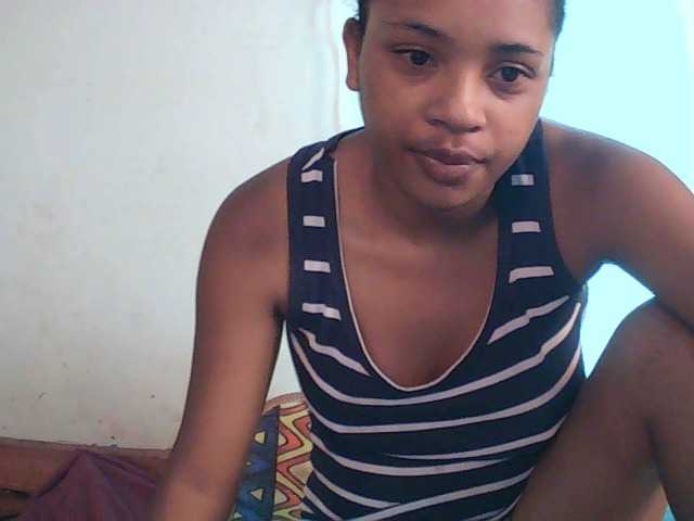 TriciaBella's BongaCams show and profile