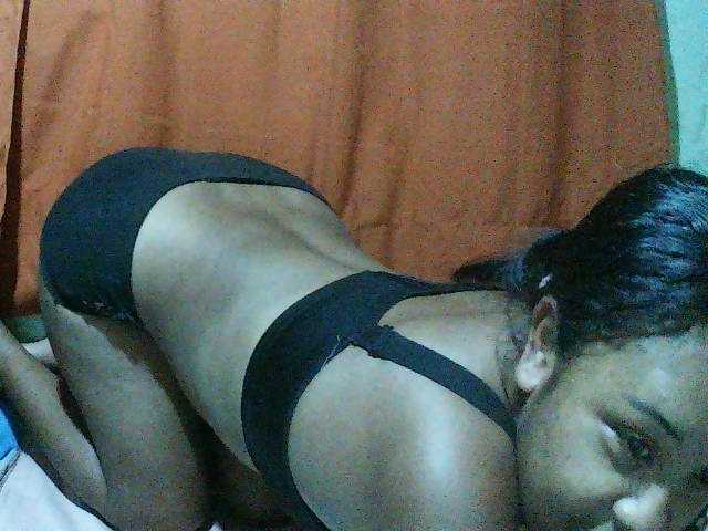 TriciaBella live cam on BongaCams