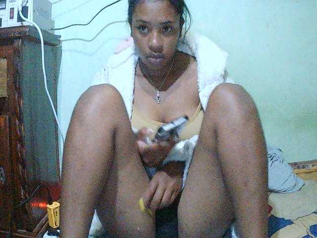 TriciaBella live cam on BongaCams