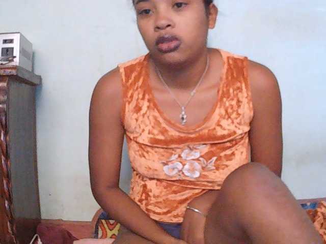 TriciaBella live cam on BongaCams