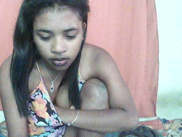TriciaBella live cam on BongaCams