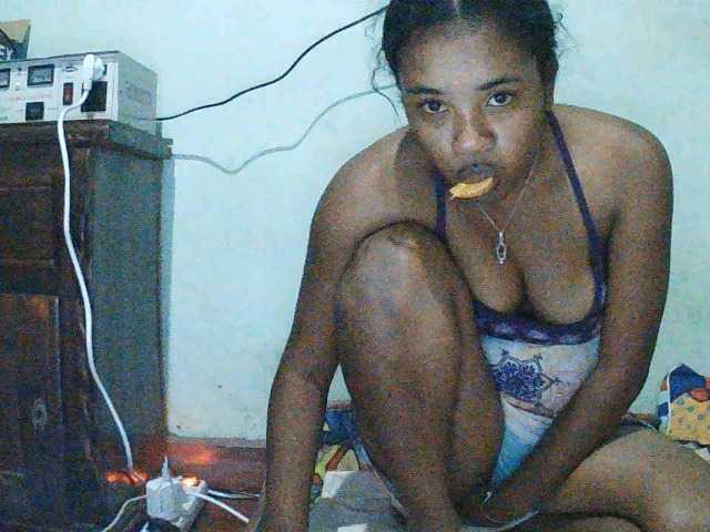 TriciaBella live cam on BongaCams
