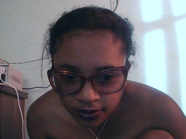TriciaBella live cam on BongaCams