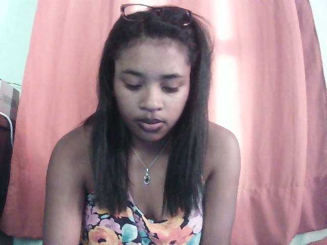 TriciaBella live cam on BongaCams