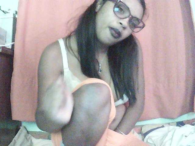 TriciaBella live cam on BongaCams