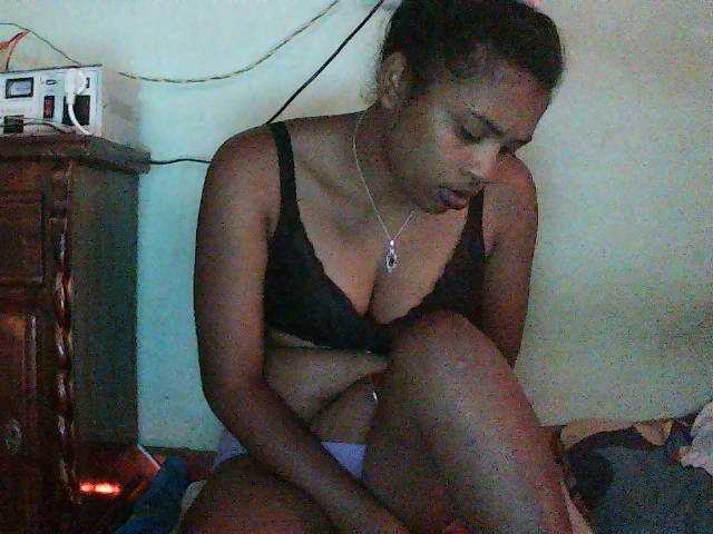 TriciaBella live cam on BongaCams