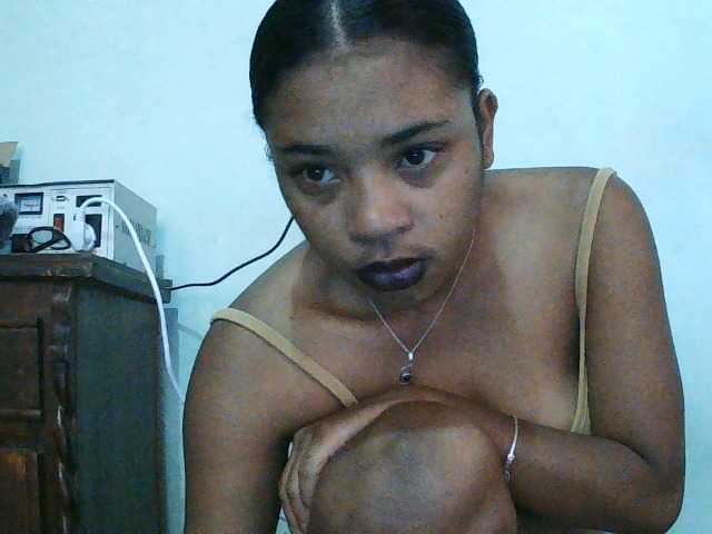 TriciaBella live cam on BongaCams