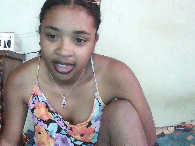 TriciaBella live cam on BongaCams