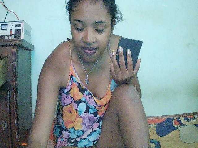 TriciaBella live cam on BongaCams