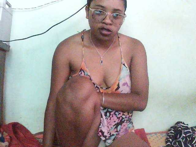TriciaBella live cam on BongaCams