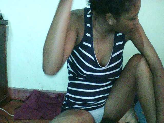 TriciaBella's BongaCams show and profile