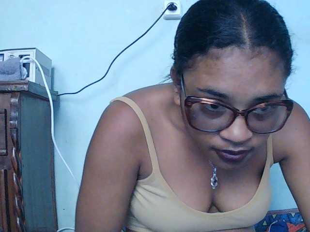 TriciaBella live cam on BongaCams